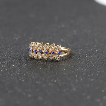 Topla rasprodaja Fin Novo donje prsten Modni univerzalni je prsten s kubični cirkon u obliku lista, Nakit i pribor