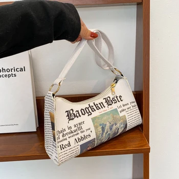 Ženska nova torba za ispod pazuha Funky novinski print Svakodnevni univerzalna torba na ramenu Bijela torba od umjetne kože Dijagonalni torba