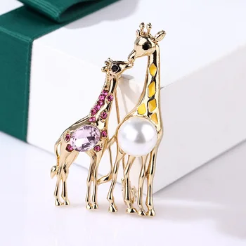 Rao Majka i djeca Par Poljubac žirafa Broš igle Pink Crystal Emajl ljubitelje Žirafa životinja broš za žene i muškarce Korsaž igle