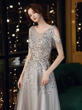 Srebrno-siva haljina od tila sa šljokicama Večernje 2021 Elegantne haljine s okruglog izreza s otvorenim ramenima trapeznog oblika dužine do poda Za prom s perlicama