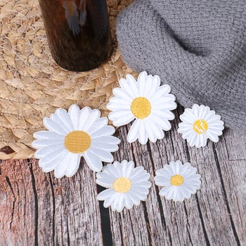 Novi 5 kom. DIY Mali Solarni cvijet Tratinčica Vez Zakrpe za odjeću Glačalo za odjeću Naljepnica na pruge s aplikacija za peglu Popravak rupa