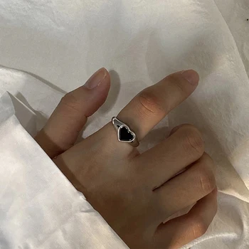 AOMU Punk Jednostavan Nova Moda Black Prsten u obliku srca Za žene Nakit Poklon Za Rođendan Romantična Vjenčanja Vjenčani Pad Isporuka